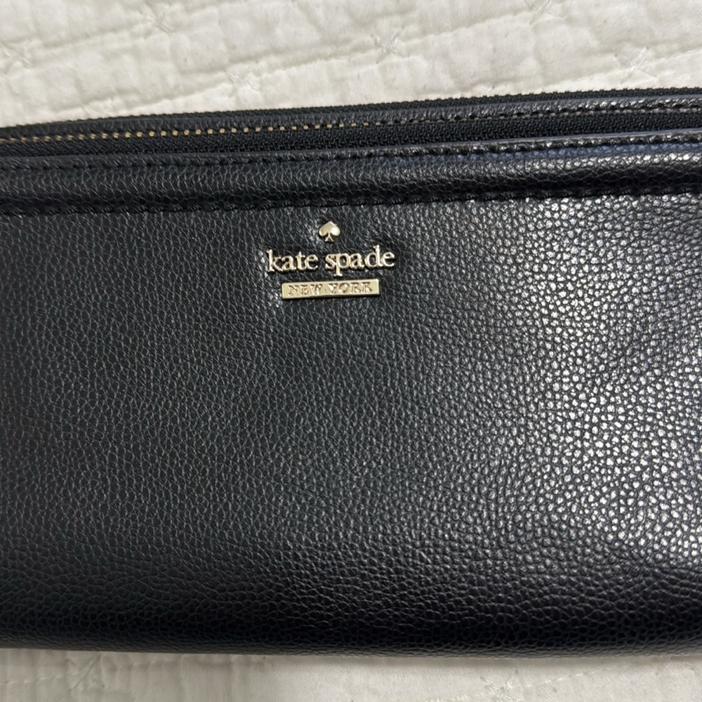 NWOT Kate Spade Black Zip Wallet - Picture 2 of 5